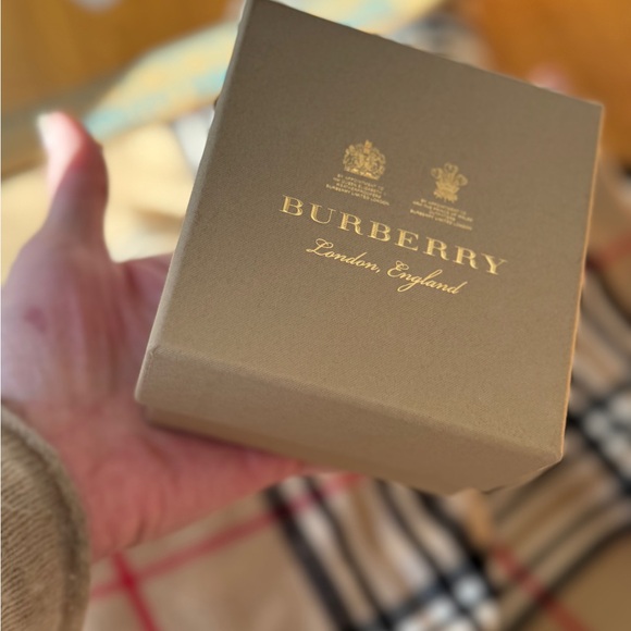 🔥NIB🎁BURBERRY BOLD GOLD Double sided Acrylic Sphere/Marble Earrings! Very RARE! - Picture 6 of 14